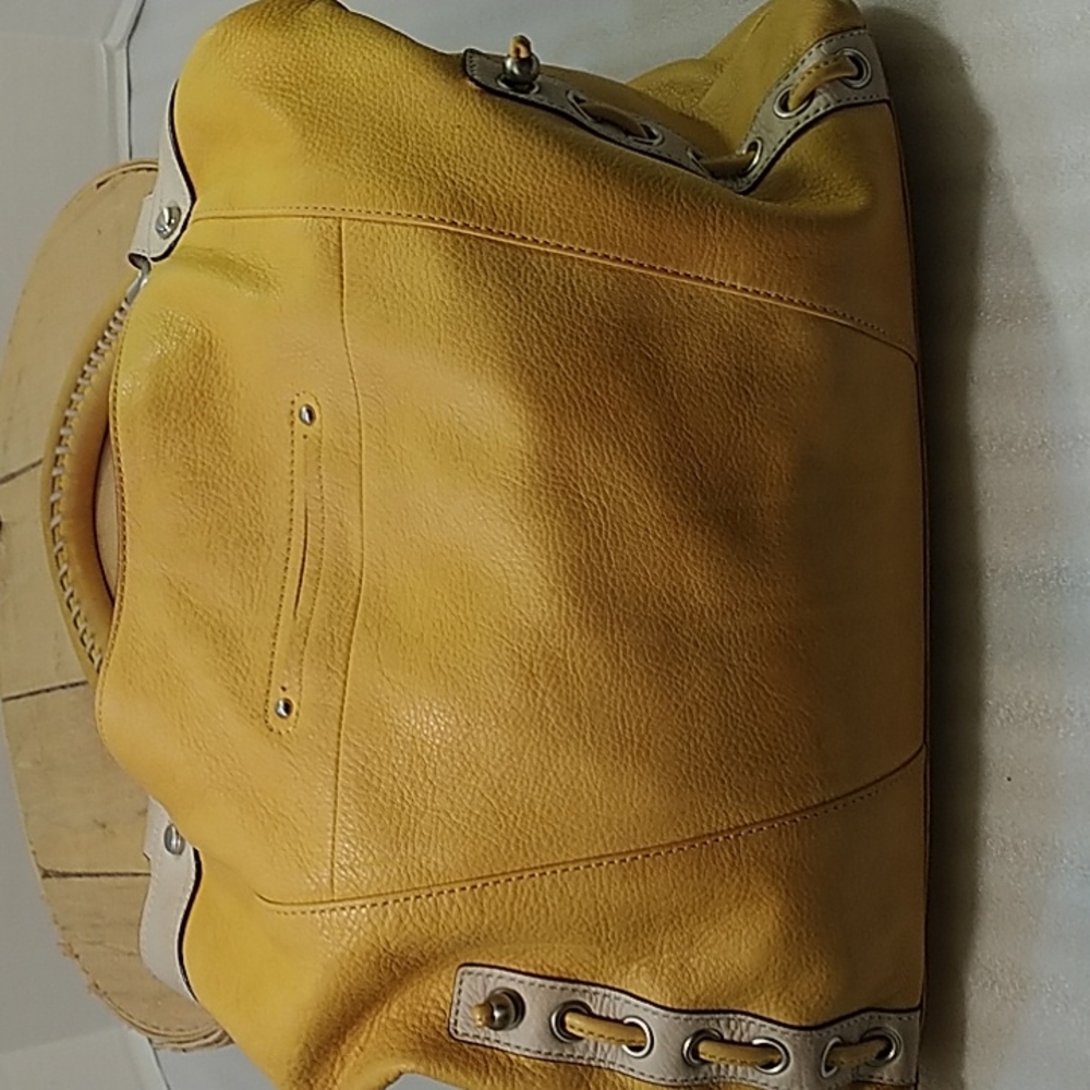 B Makowsky Gold/Yellow Purse Leather - image 8